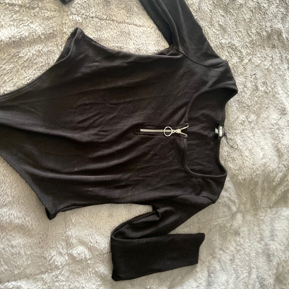 Black Bodysuit with small zipper
